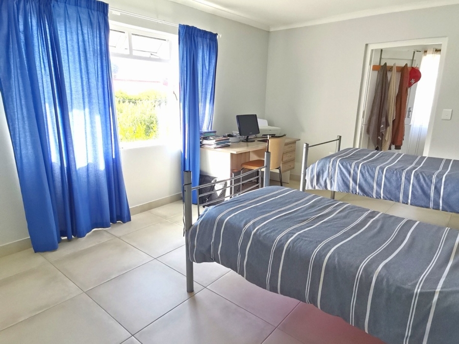 6 Bedroom Property for Sale in Onrus Western Cape